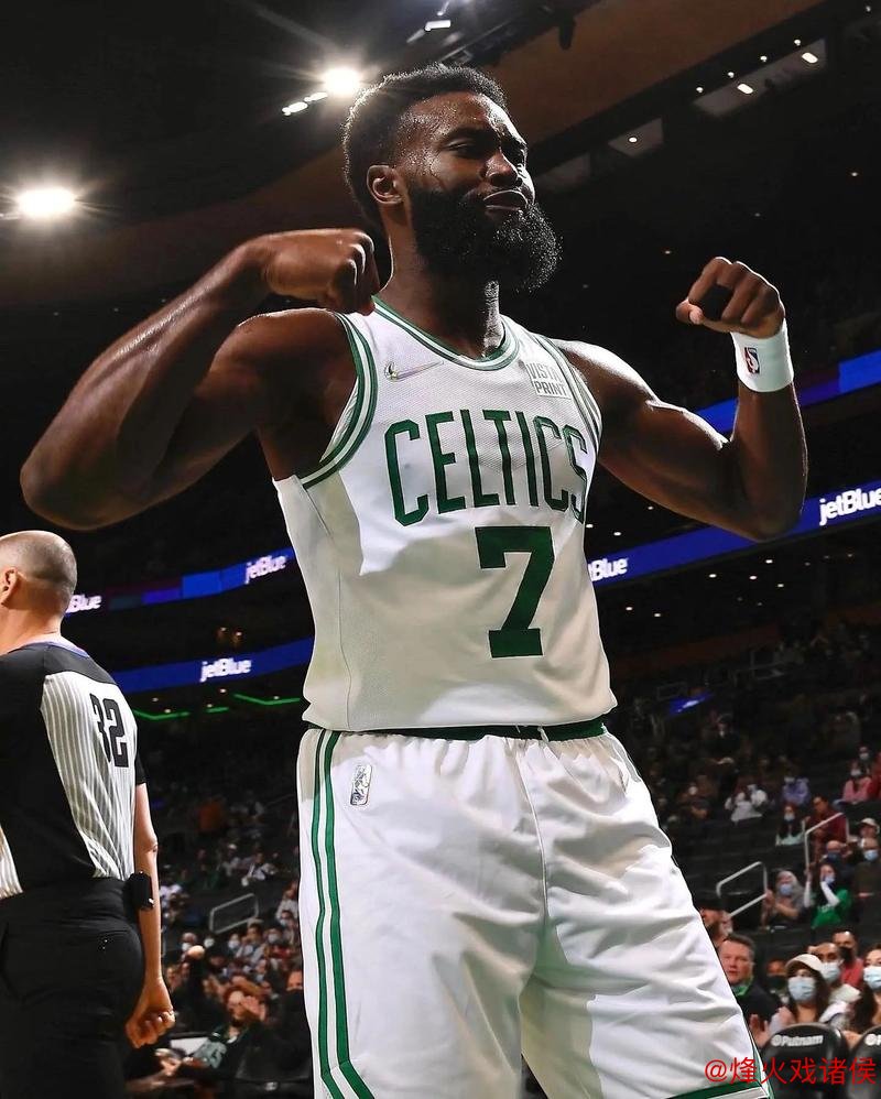 NBA丨1米98探花杰伦-布朗本赛季渐显“乔丹”风范！