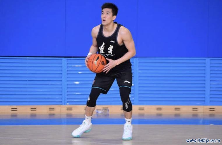 郭艾伦与赵睿未参加体测，仍有两次补测机会