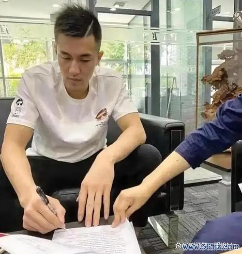 巅峰国际 郭艾伦欲与广州队沟通 签约权却已易主