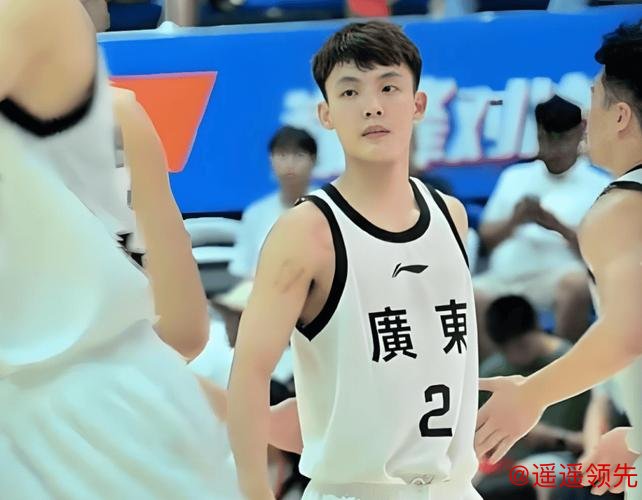 徐杰关键三分张洪硕18分 广东险胜浙江取2连胜